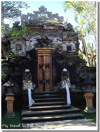 【遊記】「My travel in Bali Day3 ~烏布傳統市集+國王皇宮+半弦月西餐廳+The Wharf Restaurant宵夜篇」