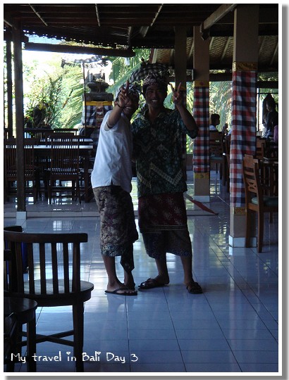 【遊記】「My travel in Bali Day3 ~蠟染工坊+烏布激流泛舟+髒鴨風味餐 」