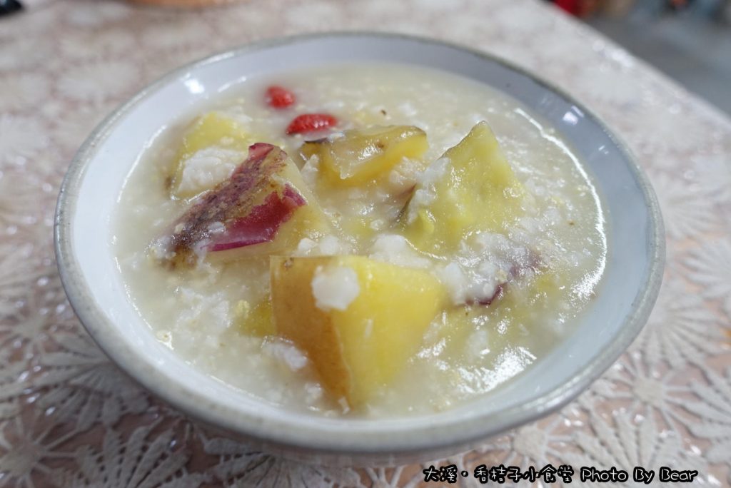 【大溪】「香桔子小食堂．隱藏版的簡單樸實好滋味(手沖咖啡/輕食/法式厚片吐司/週間選食/二手物/多目標體育館內/近賴媽媽豆花)」