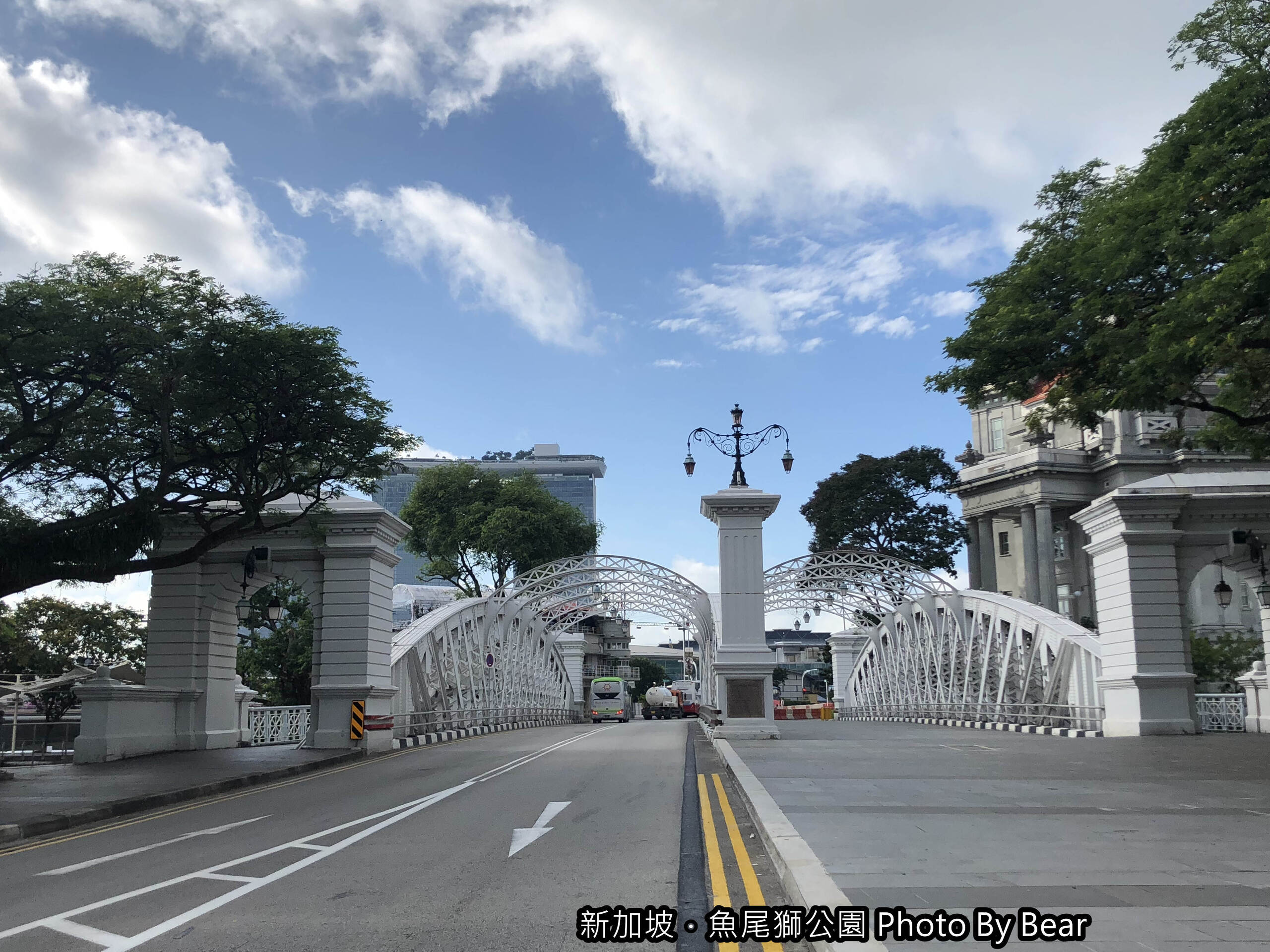 【2019新加坡自由行】「魚尾獅公園Merlion Park（必訪景點/浮爾頓船塢星巴克/近地鐵萊佛士坊站）」