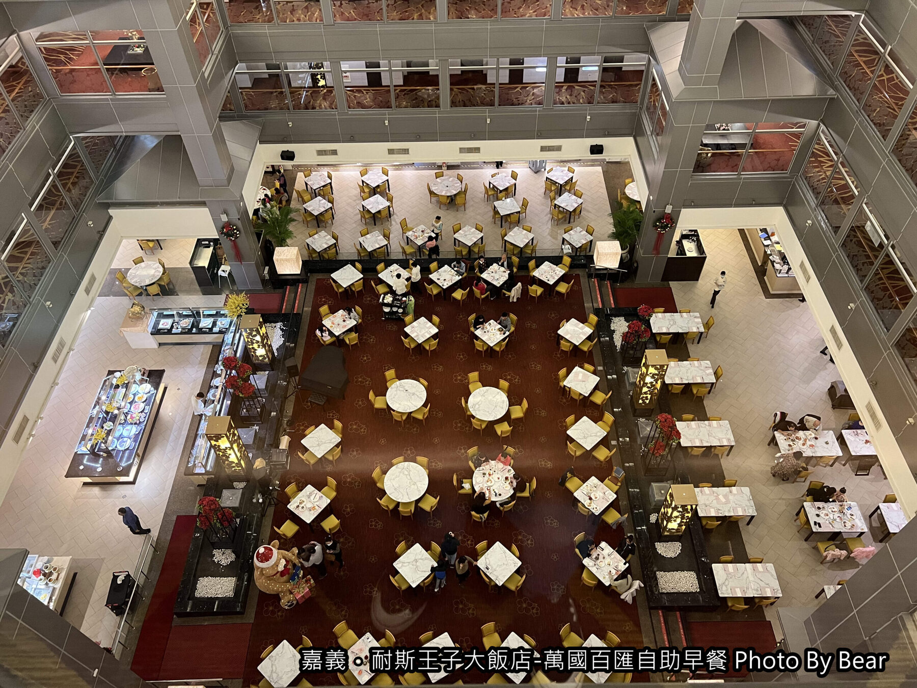 嘉義】「耐斯王子大飯店-萬國百匯餐廳自助式早餐，融入在地特色小吃（涮牛肉湯/雞肉飯/杏仁茶尬油條）的豐盛中西式早餐。同場加映：健身房&遊戲室」 @游游滴