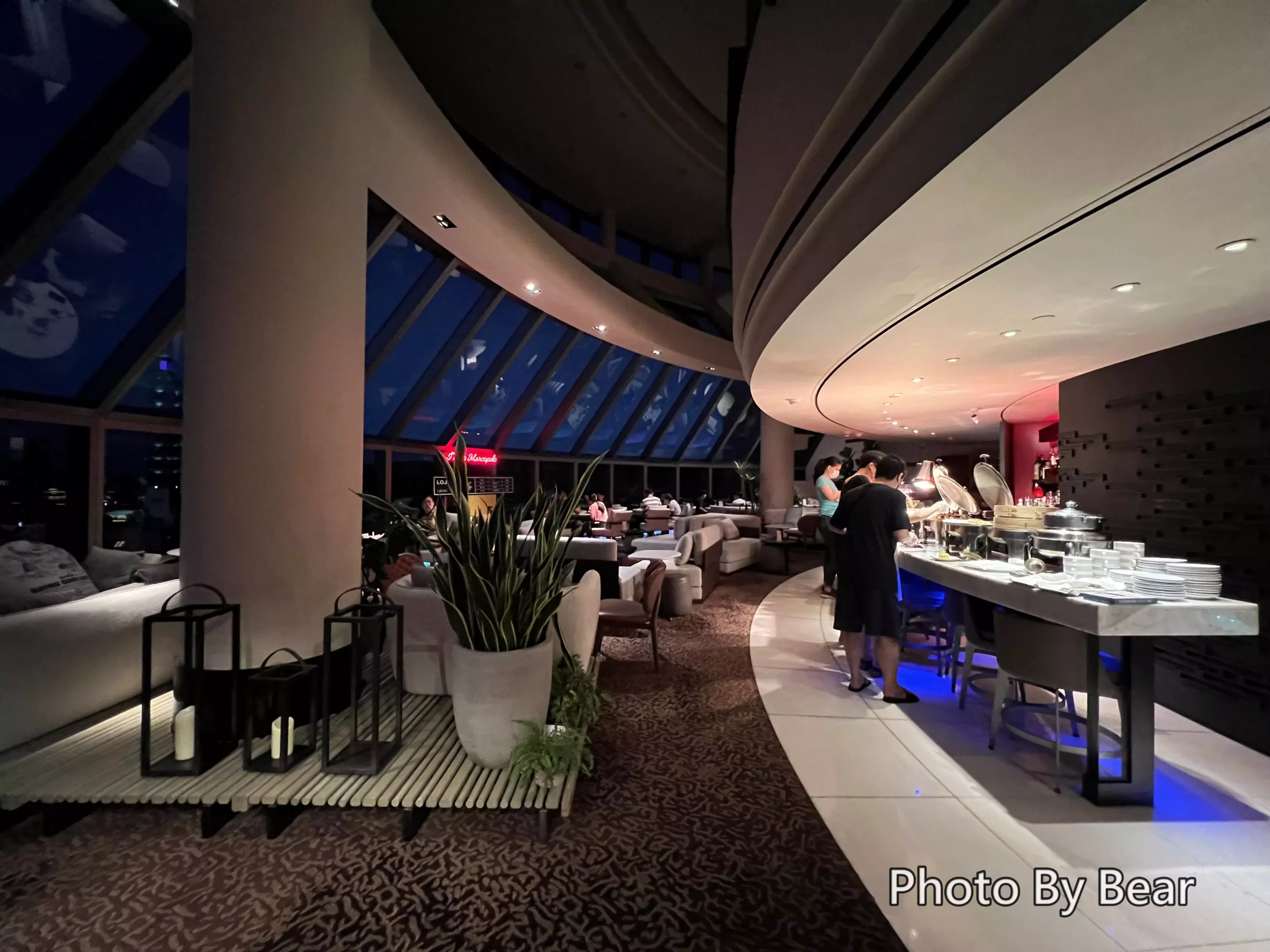 【台北】「遠東香格里拉38F_馬可波羅行政酒廊Marco Polo Lounge(Happy Hour,HH)，全城夜色盡收眼底,可看101夜景的高空夜景酒吧」