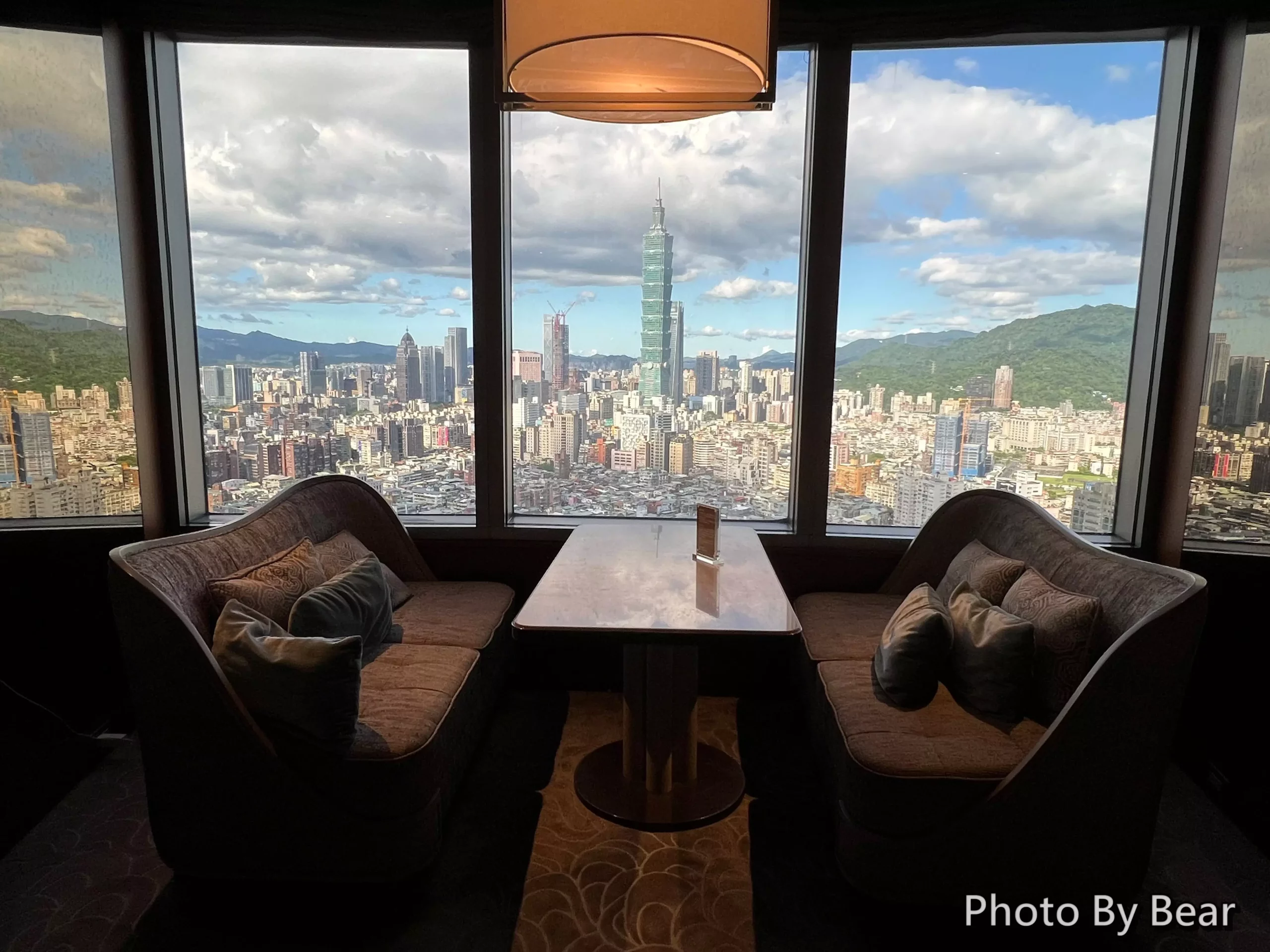 網站近期文章：【台北】「遠東香格里拉36F豪華閣，高視野的絕美景致，與Taipei 101面對面吃下午茶」