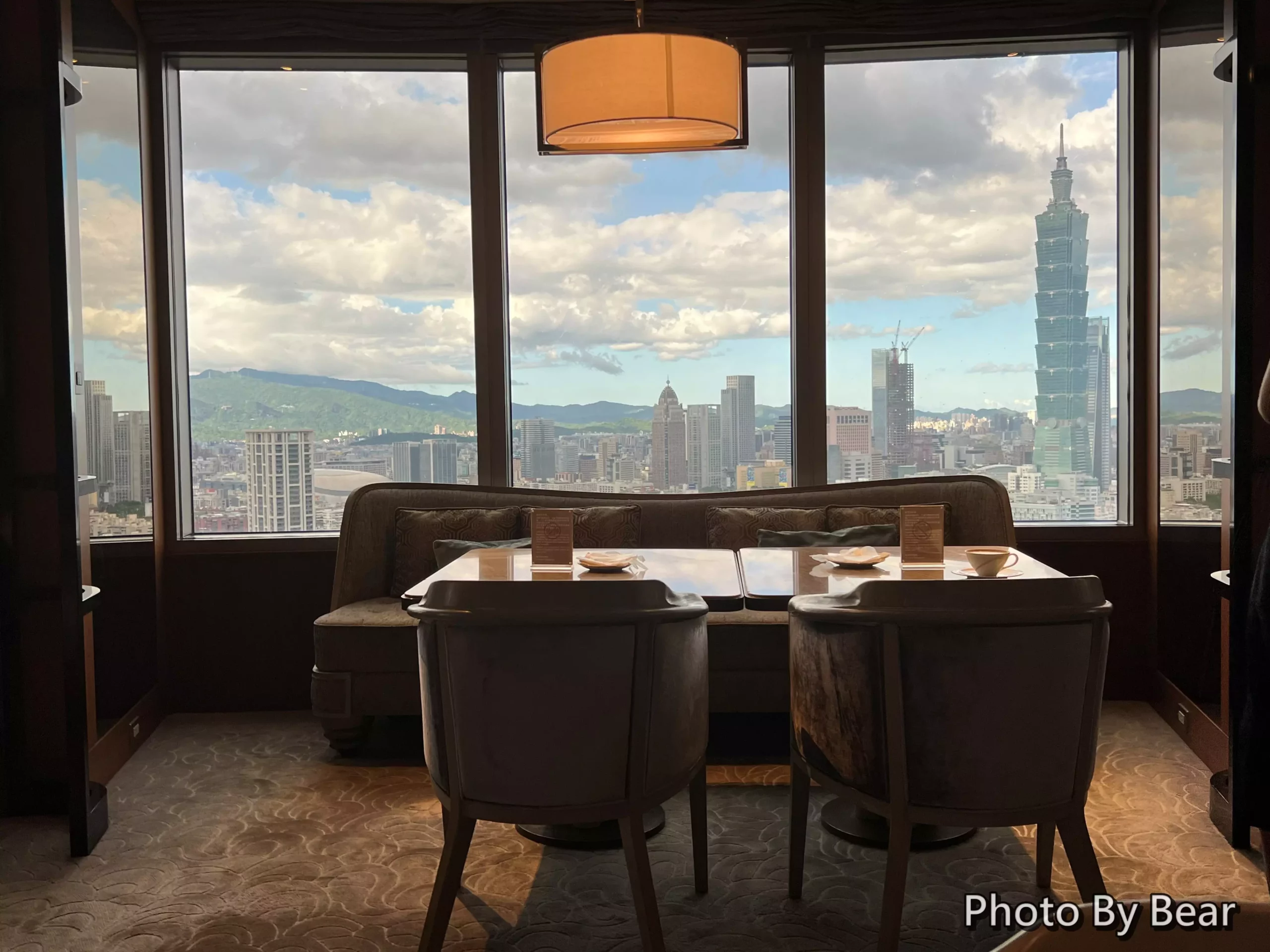 【台北】「遠東香格里拉36F豪華閣，高視野的絕美景致，與Taipei 101面對面吃下午茶」