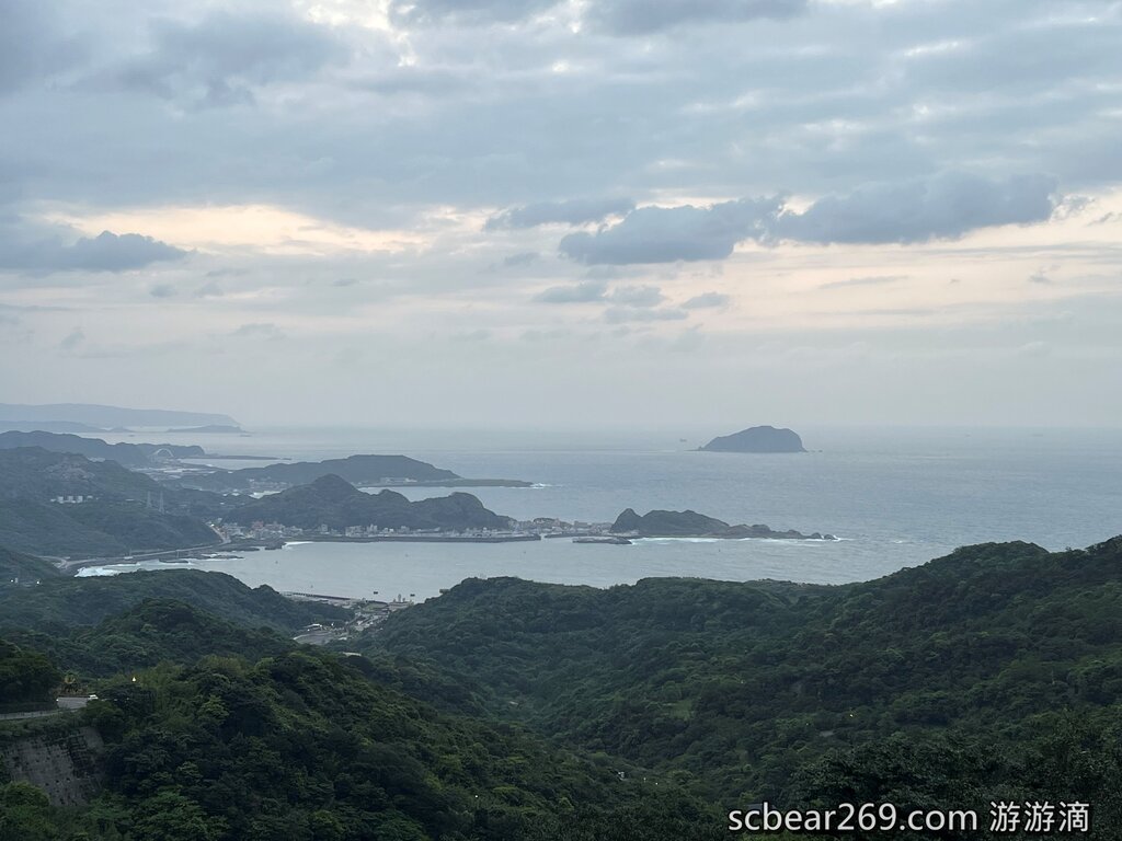 【新北瑞芳】「九份老街美食散策II（銅板小吃/郵局前油葱粿/阿珠雪在燒/酥皮泡芙/番婆嬤神仙茶/小千の冰朴店）」