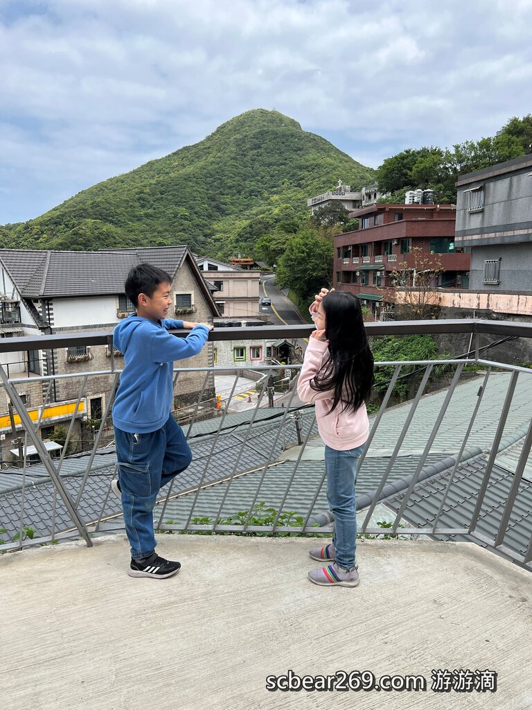 【新北瑞芳】「九份老街美食散策II（銅板小吃/郵局前油葱粿/阿珠雪在燒/酥皮泡芙/番婆嬤神仙茶/小千の冰朴店）」