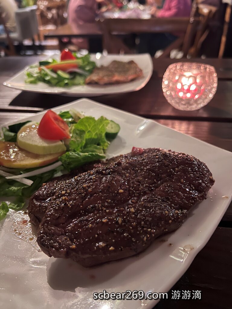 【中壢】「Garden Steak 花園牛排，森林花草系牛排館，夜晚燈光超浪漫（例湯.麵包無限供應/情侶約會/家庭聚餐/環中東路上）」 @游游滴