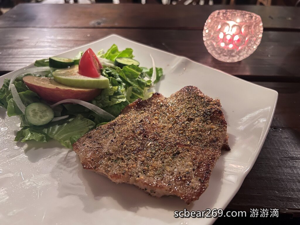 【中壢】「Garden Steak 花園牛排，森林花草系牛排館，夜晚燈光超浪漫（例湯.麵包無限供應/情侶約會/家庭聚餐/環中東路上）」