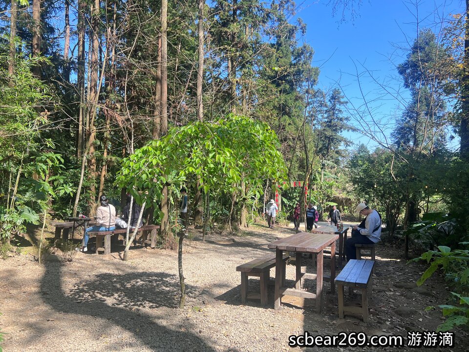 【北埔】「森窯have a Picnic．來森林野餐趣，位在五指山裡的不限時秘境餐廳（窯烤披薩/咖啡/限量甜點/野餐墊免費租借/無低消.服務費/有停車場）」