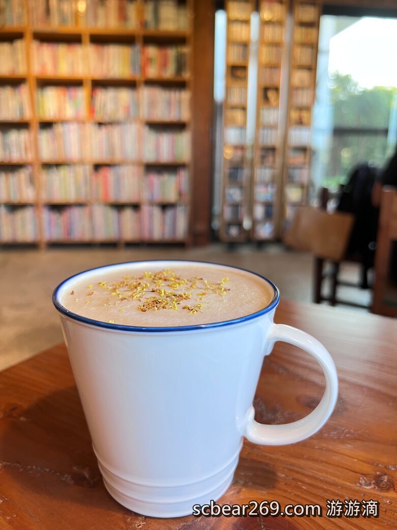 【龍潭】「晴耕雨讀小書院．田野間裡的三合院老宅獨立書店（景觀咖啡/輕食/鹹派/二手書/明信片/文創商品）」