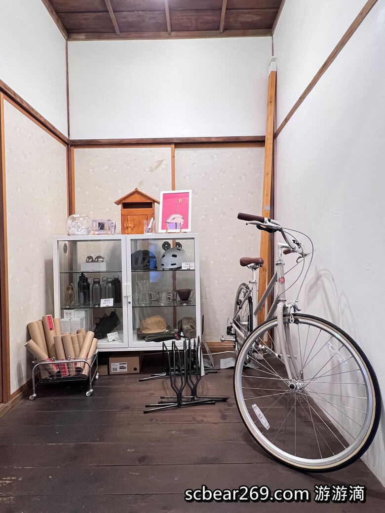 【萬華】「TokyoBike Cafe，隱身萬華新富町文化市場內的日式木屋特色單車咖啡館(早午餐/輕食/甜點/生活選物)」