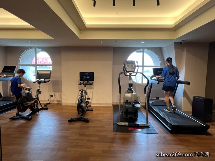 【台北】「漢普頓酒店Hamp Court Palace Taipei．氣派又典雅的歐風維多利亞式建築酒店（經典家庭房/迎賓點心/泡麵宵夜/桌遊租借/近捷運松江南京站）」