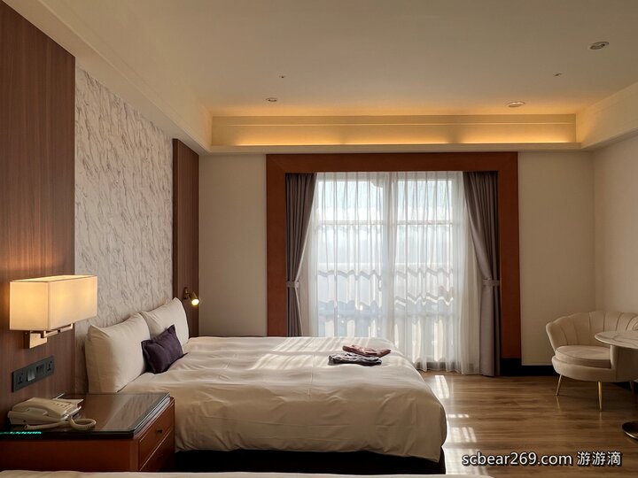 【台北】「漢普頓酒店Hamp Court Palace Taipei．氣派又典雅的歐風維多利亞式建築酒店（經典家庭房/迎賓點心/泡麵宵夜/桌遊租借/近捷運松江南京站）」