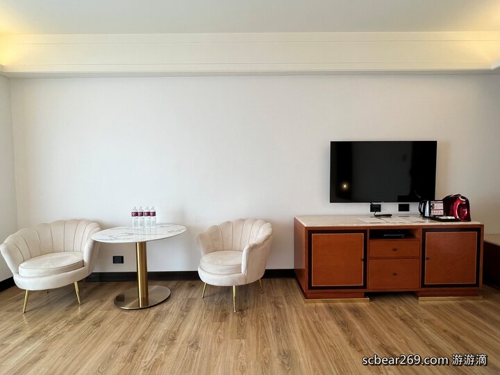 【台北】「漢普頓酒店Hamp Court Palace Taipei．氣派又典雅的歐風維多利亞式建築酒店（經典家庭房/迎賓點心/泡麵宵夜/桌遊租借/近捷運松江南京站）」
