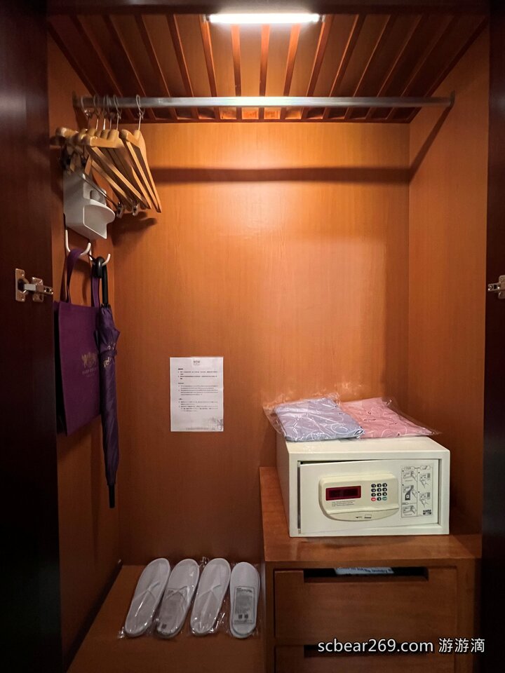 【台北】「漢普頓酒店Hamp Court Palace Taipei．氣派又典雅的歐風維多利亞式建築酒店（經典家庭房/迎賓點心/泡麵宵夜/桌遊租借/近捷運松江南京站）」