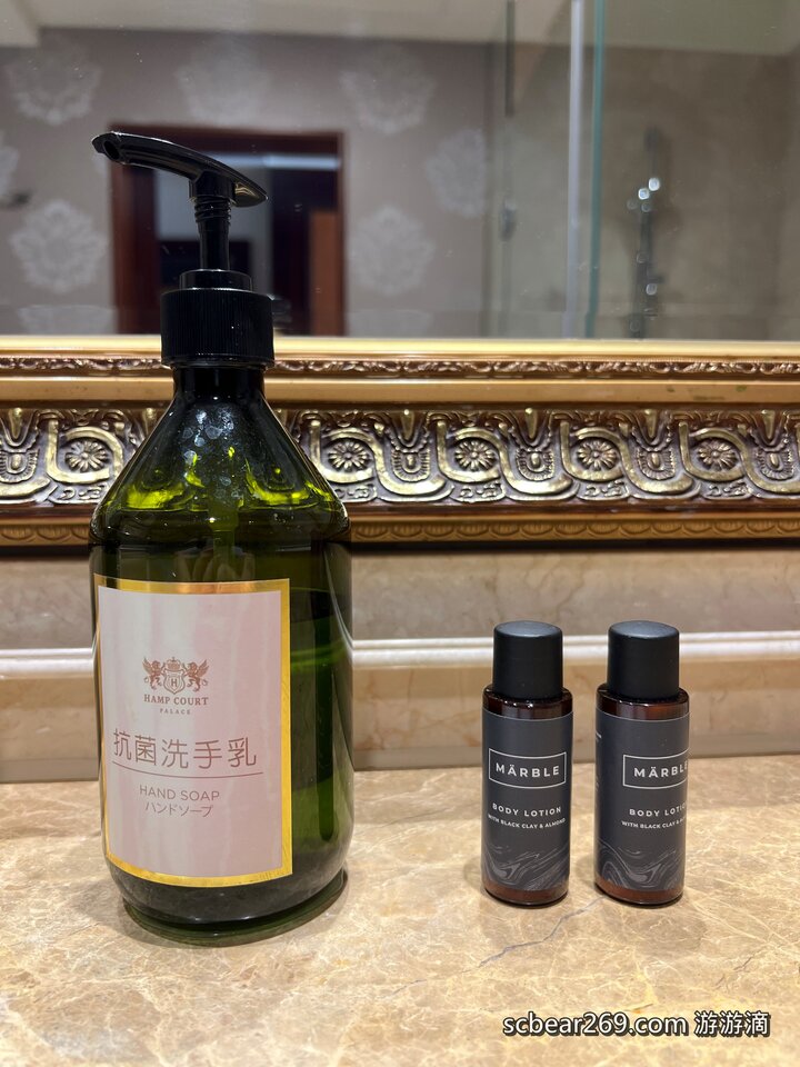 【台北】「漢普頓酒店Hamp Court Palace Taipei．氣派又典雅的歐風維多利亞式建築酒店（經典家庭房/迎賓點心/泡麵宵夜/桌遊租借/近捷運松江南京站）」