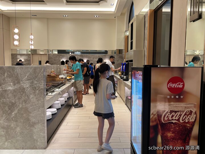 【台北】「漢普頓酒店Hamp Court Palace Taipei．氣派又典雅的歐風維多利亞式建築酒店（經典家庭房/迎賓點心/泡麵宵夜/桌遊租借/近捷運松江南京站）」