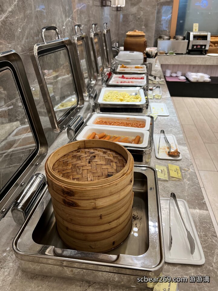 【台北】「漢普頓酒店Hamp Court Palace Taipei．氣派又典雅的歐風維多利亞式建築酒店（經典家庭房/迎賓點心/泡麵宵夜/桌遊租借/近捷運松江南京站）」