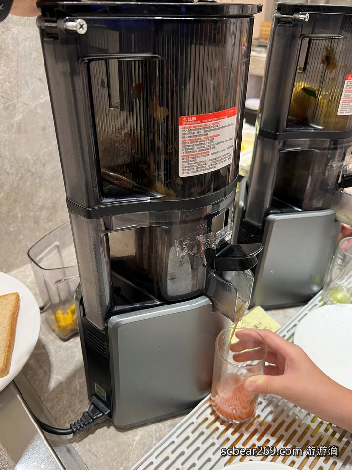 【台北】「漢普頓酒店Hamp Court Palace Taipei．氣派又典雅的歐風維多利亞式建築酒店（經典家庭房/迎賓點心/泡麵宵夜/桌遊租借/近捷運松江南京站）」