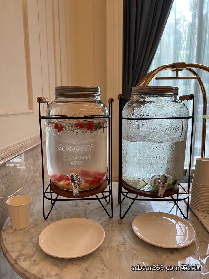 【台北】「漢普頓酒店Hamp Court Palace Taipei．氣派又典雅的歐風維多利亞式建築酒店（經典家庭房/迎賓點心/泡麵宵夜/桌遊租借/近捷運松江南京站）」