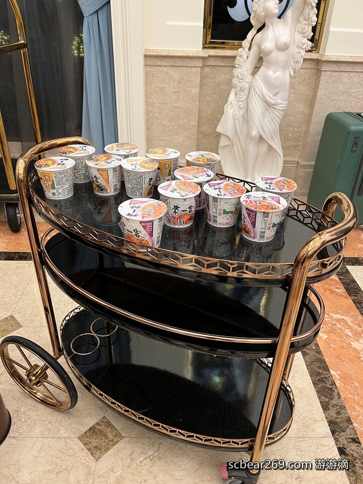 【台北】「漢普頓酒店Hamp Court Palace Taipei．氣派又典雅的歐風維多利亞式建築酒店（經典家庭房/迎賓點心/泡麵宵夜/桌遊租借/近捷運松江南京站）」