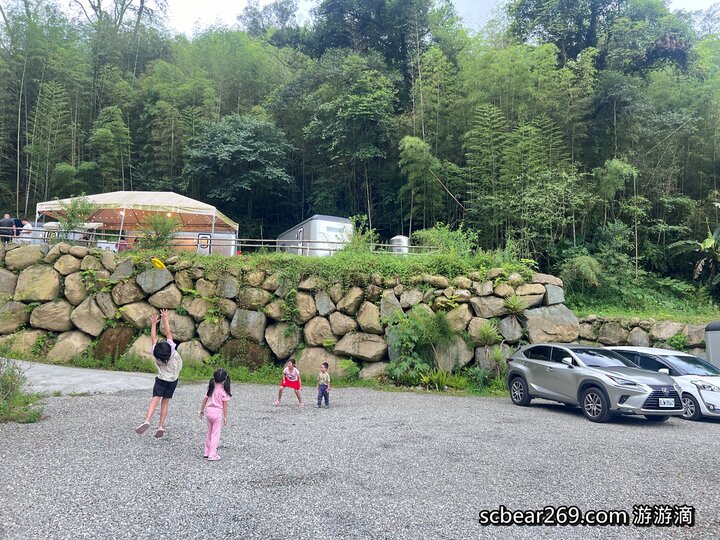 【南投鹿谷】「溪部好呆庄露營車體驗:免裝備懶人露營,入住細節與環境開箱」 【南投鹿谷】「溪部好呆庄露營車體驗:免裝備懶人露營,入住細節與環境開箱」