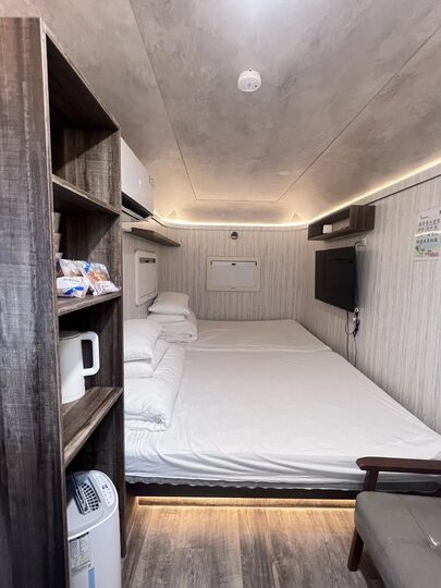 【南投鹿谷】「溪部好呆庄露營車體驗:免裝備懶人露營,入住細節與環境開箱」 【南投鹿谷】「溪部好呆庄露營車體驗:免裝備懶人露營,入住細節與環境開箱」