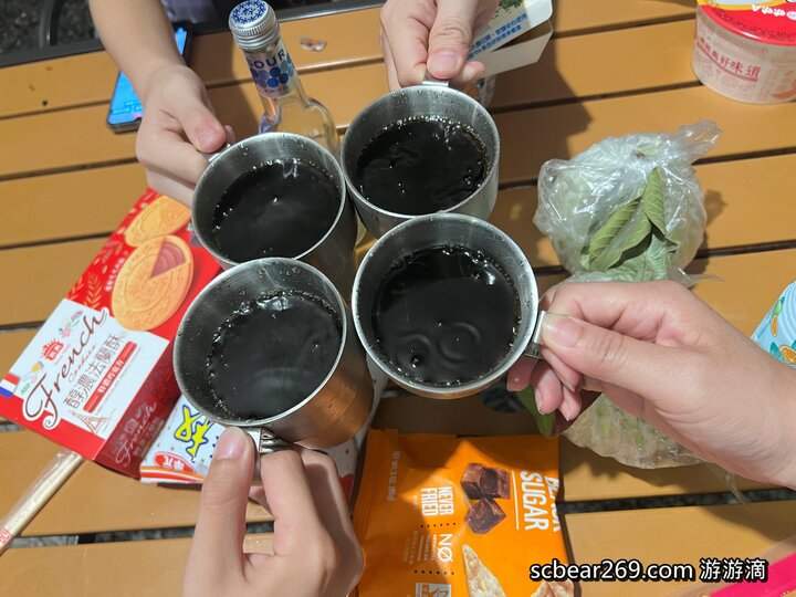 【南投鹿谷】「溪部好呆庄露營車體驗：免裝備懶人露營，入住細節與環境開箱」