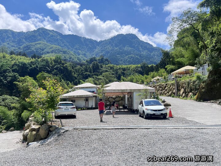【南投鹿谷】「溪部好呆庄露營車體驗：免裝備懶人露營，入住細節與環境開箱」