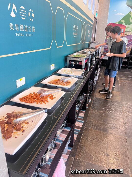 【南投】「集集鐵道行旅．以火車為主題的親子友善特色旅店（免費宵夜/中西式早餐/兒童遊戲區/電動遊戲機/行旅觀山四人房/附停車場/近集集火車站）」
