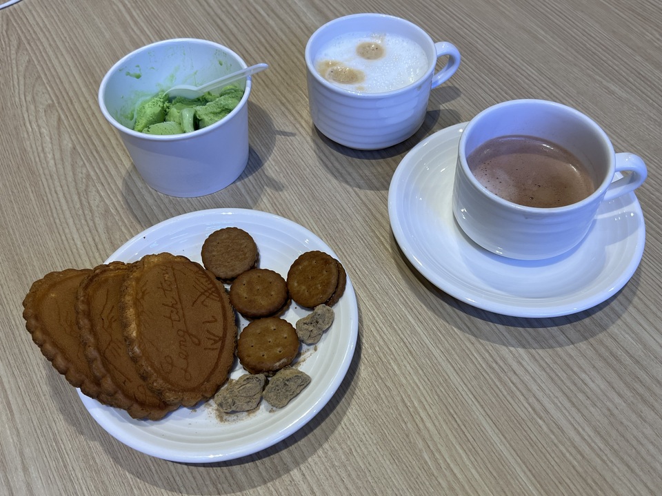 【台南】「康橋慢旅Kindness Day Hotel．府城住宿推薦，文青風設計旅店，宵夜.午茶點心吃到飽，還有免費腳踏車租借和自助洗衣.烘衣房」