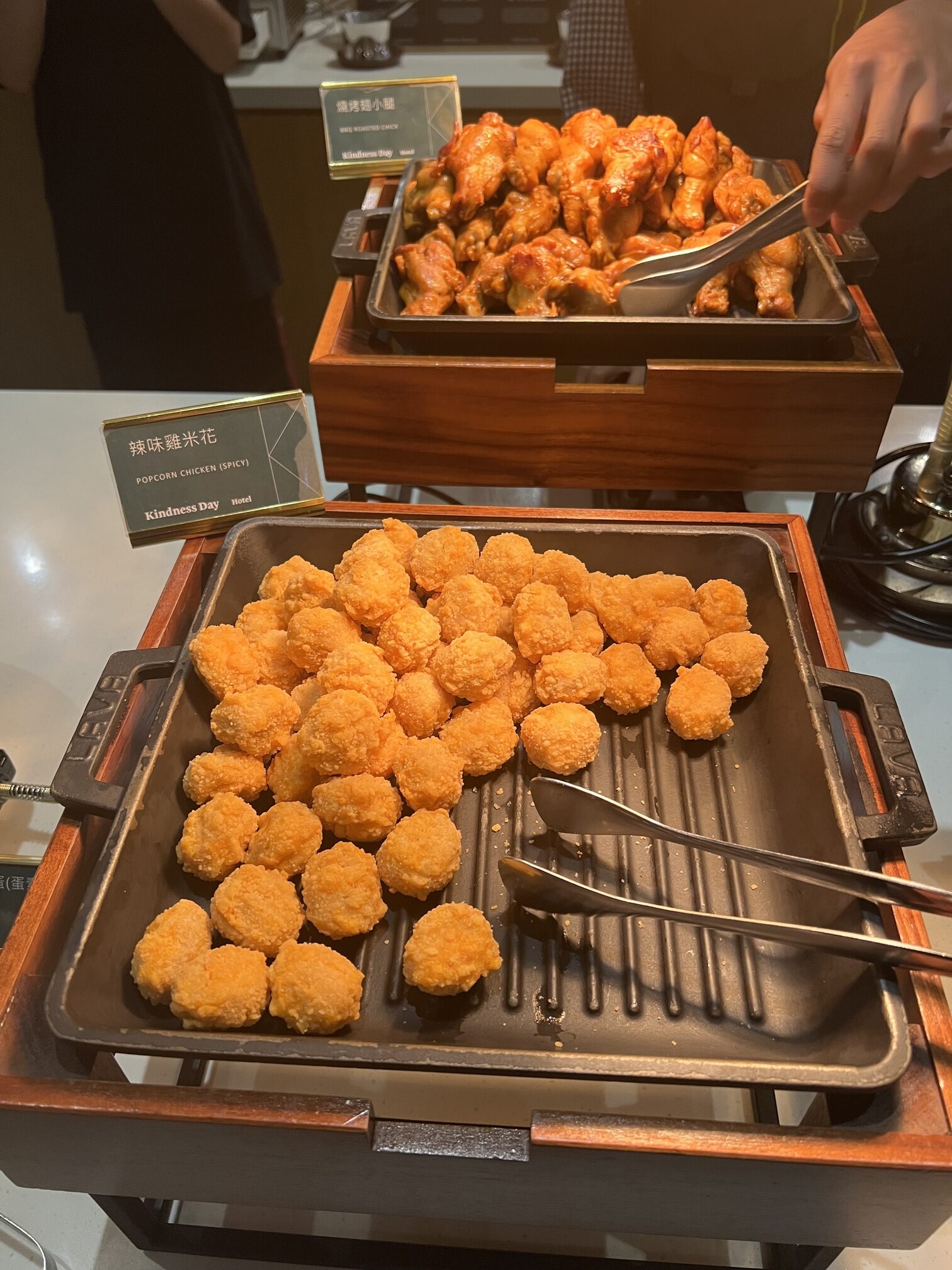 【台南】「康橋慢旅Kindness Day Hotel．府城住宿推薦，文青風設計旅店，宵夜.午茶點心吃到飽，還有免費腳踏車租借和自助洗衣.烘衣房」