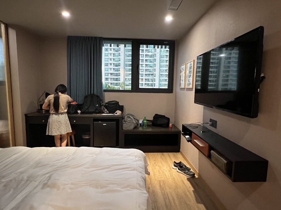 【台南】「康橋慢旅Kindness Day Hotel．府城住宿推薦，文青風設計旅店，宵夜.午茶點心吃到飽，還有免費腳踏車租借和自助洗衣.烘衣房」