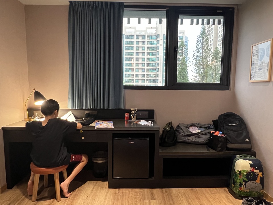【台南】「康橋慢旅Kindness Day Hotel．府城住宿推薦，文青風設計旅店，宵夜.午茶點心吃到飽，還有免費腳踏車租借和自助洗衣.烘衣房」