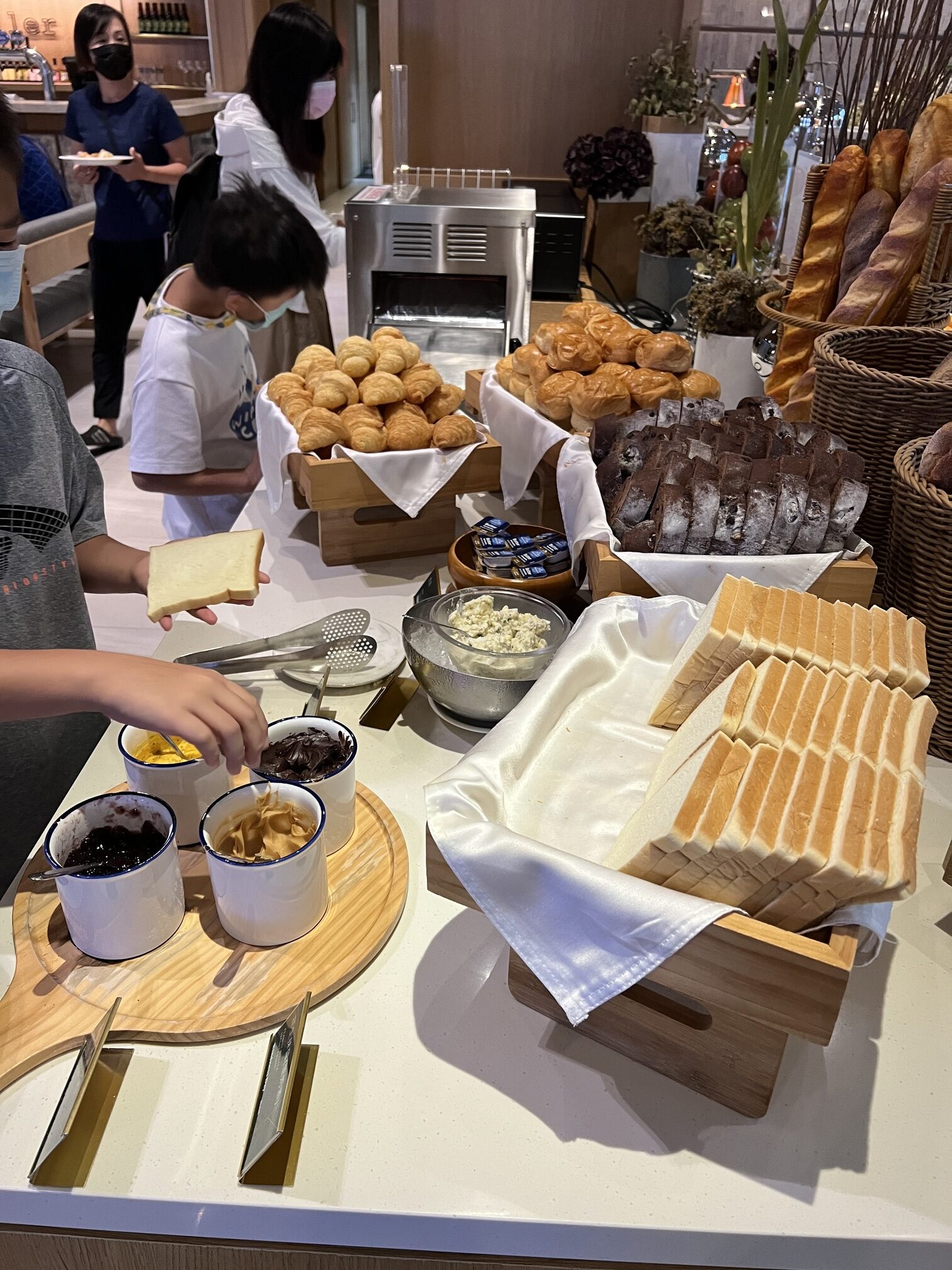 【台南】「康橋慢旅Kindness Day Hotel．府城住宿推薦，文青風設計旅店，宵夜.午茶點心吃到飽，還有免費腳踏車租借和自助洗衣.烘衣房」