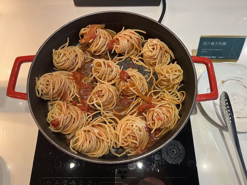 【台南】「康橋慢旅Kindness Day Hotel．府城住宿推薦，文青風設計旅店，宵夜.午茶點心吃到飽，還有免費腳踏車租借和自助洗衣.烘衣房」