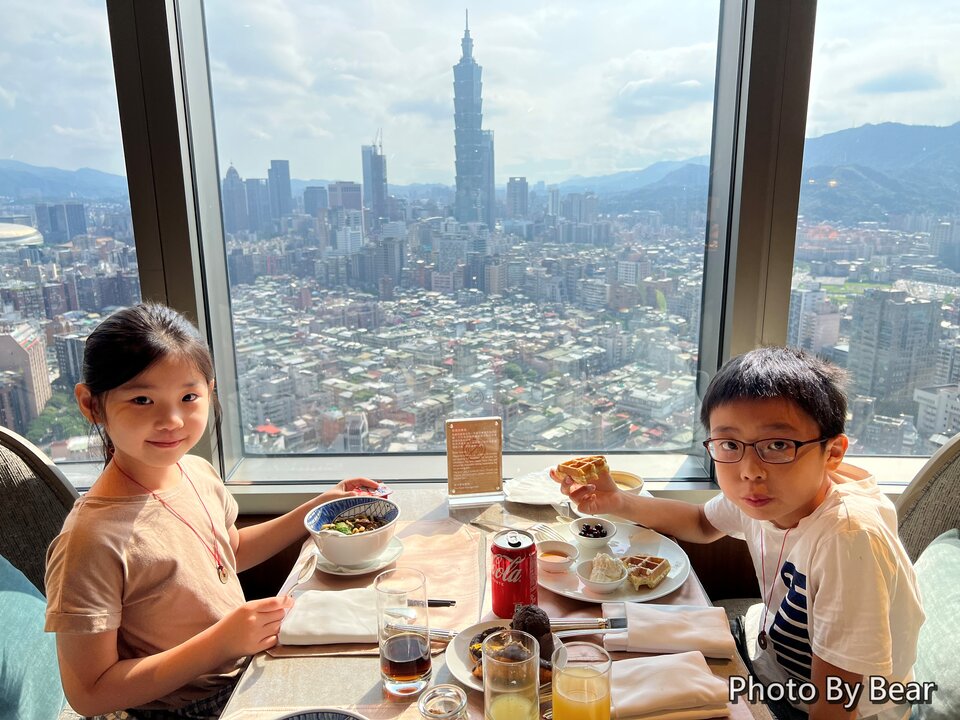 網站近期文章：【台北】「遠東香格里拉36F豪華閣，與Taipei 101面對面的景觀餐廳，可享用個人主餐+中西式吃到飽的自助早餐」