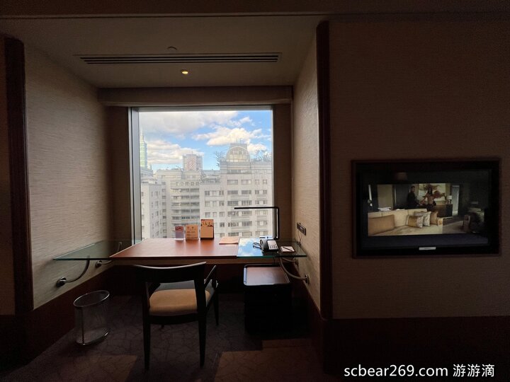 【台北】「遠東香格里拉Shangri-La Taipei ．房內也可看到101的豪華閣超豪華客房篇（中式奢華風/全視界觀景窗/川堂式衣櫃/頂樓溫水游泳池/美拍101夜景）」