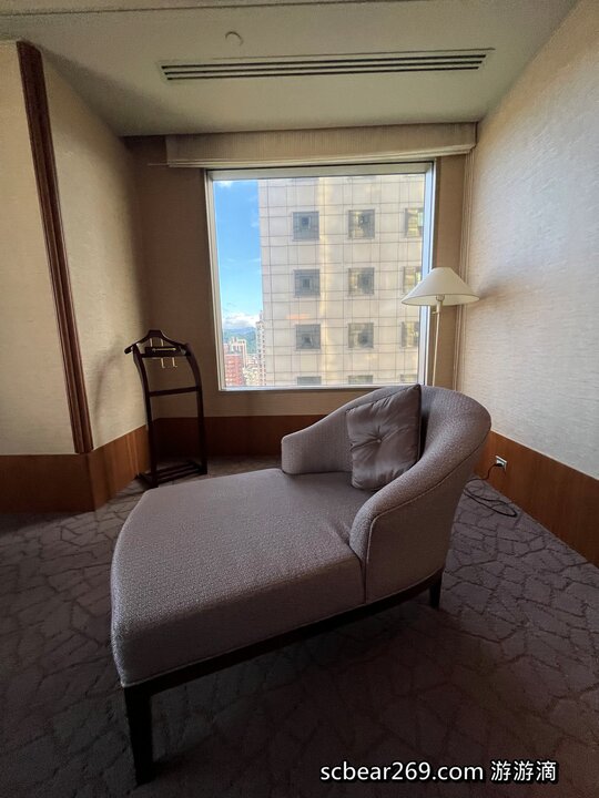 【台北】「遠東香格里拉Shangri-La Taipei ．房內也可看到101的豪華閣超豪華客房篇（中式奢華風/全視界觀景窗/川堂式衣櫃/頂樓溫水游泳池/美拍101夜景）」