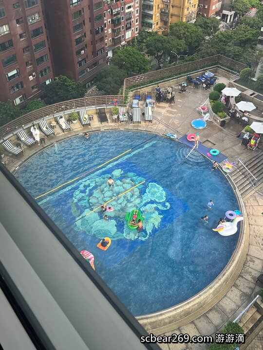 【台北】「遠東香格里拉Shangri-La Taipei ．房內也可看到101的豪華閣超豪華客房篇（中式奢華風/全視界觀景窗/川堂式衣櫃/頂樓溫水游泳池/美拍101夜景）」