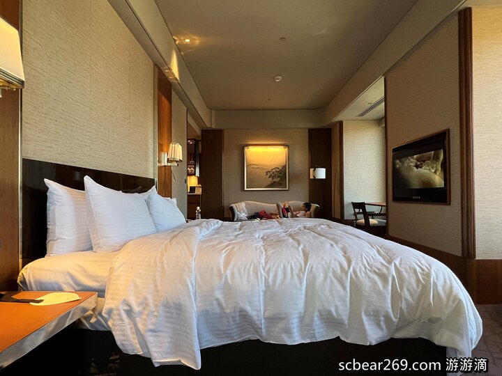 【台北】「遠東香格里拉Shangri-La Taipei ．房內也可看到101的豪華閣超豪華客房篇（中式奢華風/全視界觀景窗/川堂式衣櫃/頂樓溫水游泳池/美拍101夜景）」