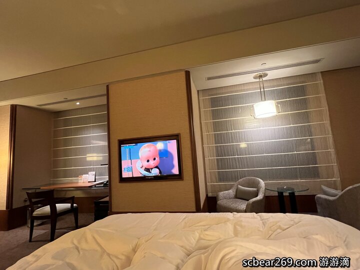 【台北】「遠東香格里拉Shangri-La Taipei ．房內也可看到101的豪華閣超豪華客房篇（中式奢華風/全視界觀景窗/川堂式衣櫃/頂樓溫水游泳池/美拍101夜景）」