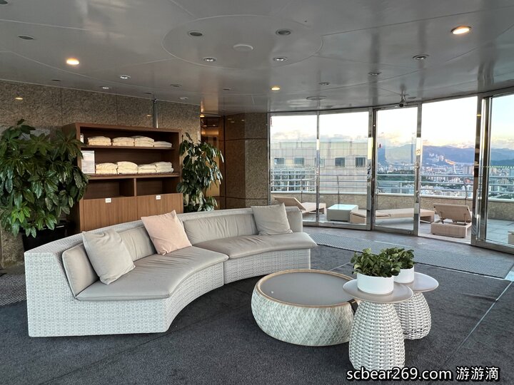 【台北】「遠東香格里拉Shangri-La Taipei ．房內也可看到101的豪華閣超豪華客房篇（中式奢華風/全視界觀景窗/川堂式衣櫃/頂樓溫水游泳池/美拍101夜景）」