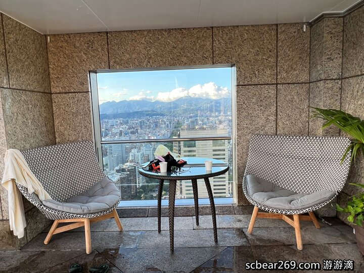 【台北】「遠東香格里拉Shangri-La Taipei ．房內也可看到101的豪華閣超豪華客房篇（中式奢華風/全視界觀景窗/川堂式衣櫃/頂樓溫水游泳池/美拍101夜景）」
