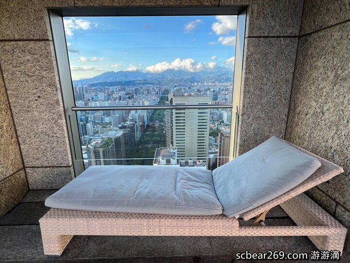 【台北】「遠東香格里拉Shangri-La Taipei ．房內也可看到101的豪華閣超豪華客房篇（中式奢華風/全視界觀景窗/川堂式衣櫃/頂樓溫水游泳池/美拍101夜景）」