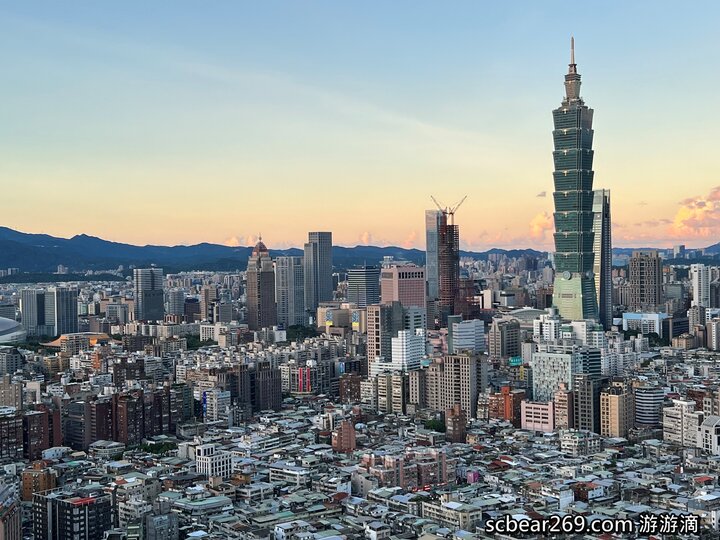 【台北】「遠東香格里拉Shangri-La Taipei ．房內也可看到101的豪華閣超豪華客房篇（中式奢華風/全視界觀景窗/川堂式衣櫃/頂樓溫水游泳池/美拍101夜景）」