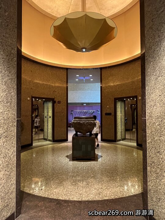 【台北】「遠東香格里拉Shangri-La Taipei ．房內也可看到101的豪華閣超豪華客房篇（中式奢華風/全視界觀景窗/川堂式衣櫃/頂樓溫水游泳池/美拍101夜景）」
