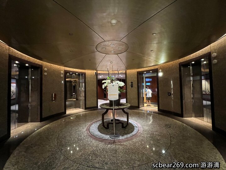 【台北】「遠東香格里拉Shangri-La Taipei ．房內也可看到101的豪華閣超豪華客房篇（中式奢華風/全視界觀景窗/川堂式衣櫃/頂樓溫水游泳池/美拍101夜景）」