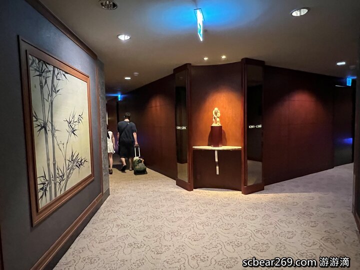 【台北】「遠東香格里拉Shangri-La Taipei ．房內也可看到101的豪華閣超豪華客房篇（中式奢華風/全視界觀景窗/川堂式衣櫃/頂樓溫水游泳池/美拍101夜景）」