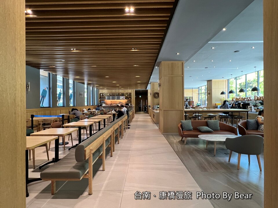 【台南】「康橋慢旅Kindness Day Hotel．府城住宿推薦，文青風設計旅店，宵夜.午茶點心吃到飽，還有免費腳踏車租借和自助洗衣.烘衣房」